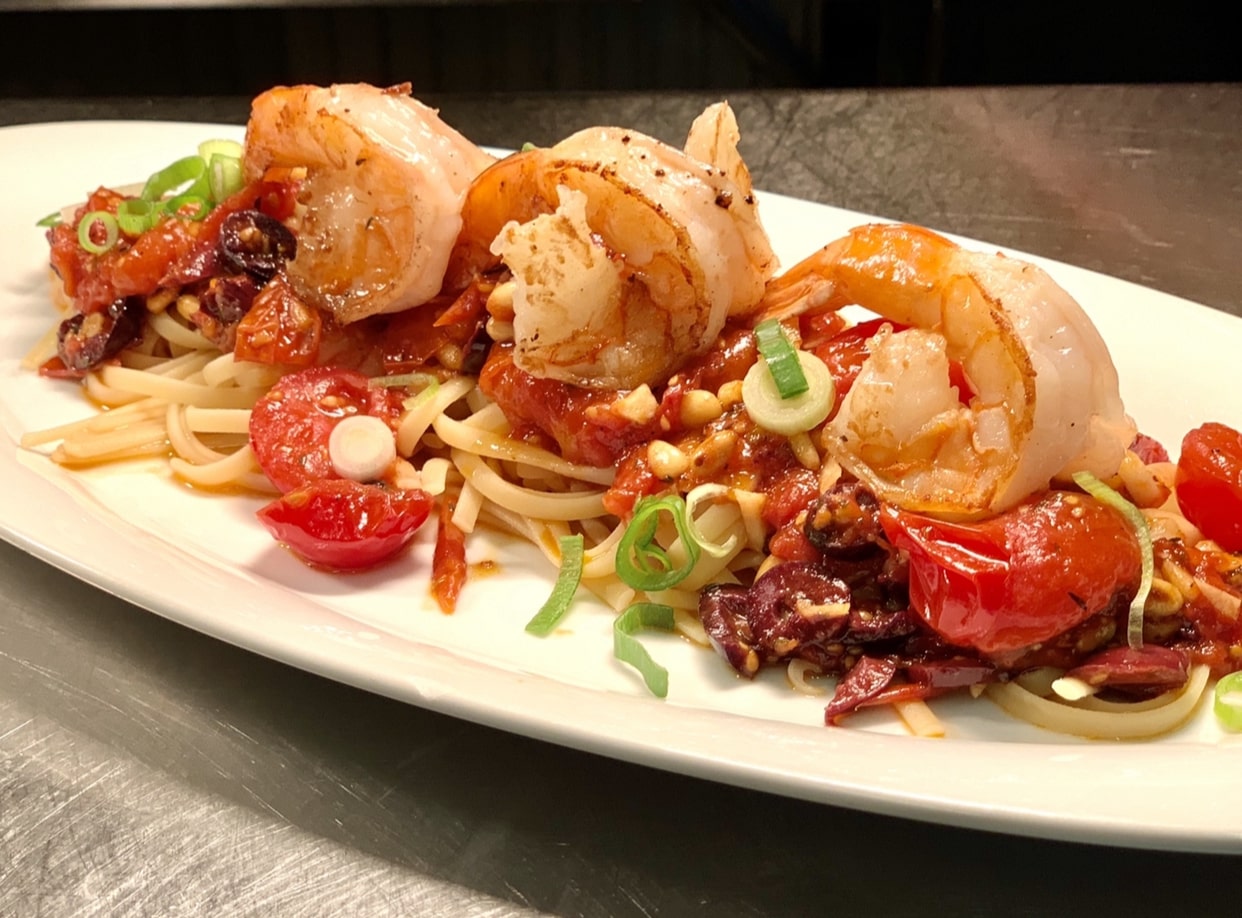 Garnelen Pasta mit frischen und getrockneten Tomaten